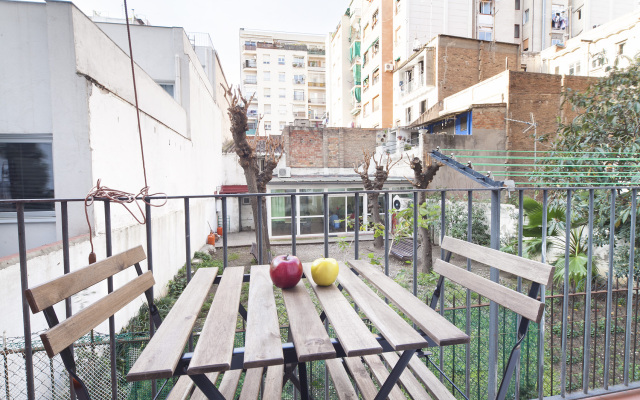 Golden Sagrada Familia Apartments