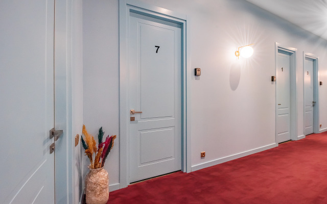 HB Freeze Inn Mini hotel