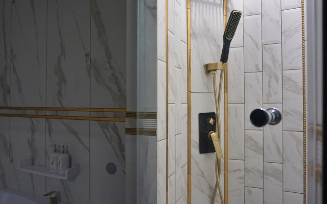 Prostornaya Treshka Flat