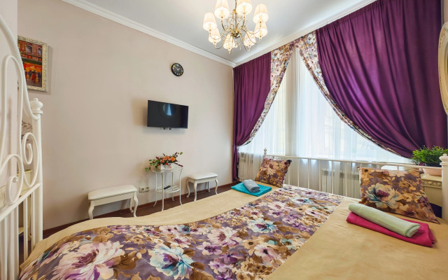 Nevskiy 156a Living Quarters