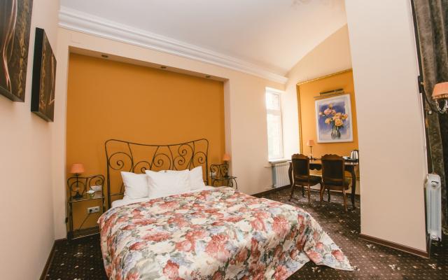 Pride Hotel