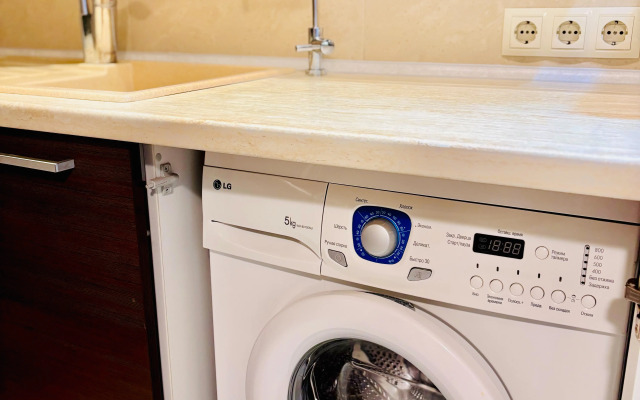 Квартира Просторная 2хкомнатная возле метро