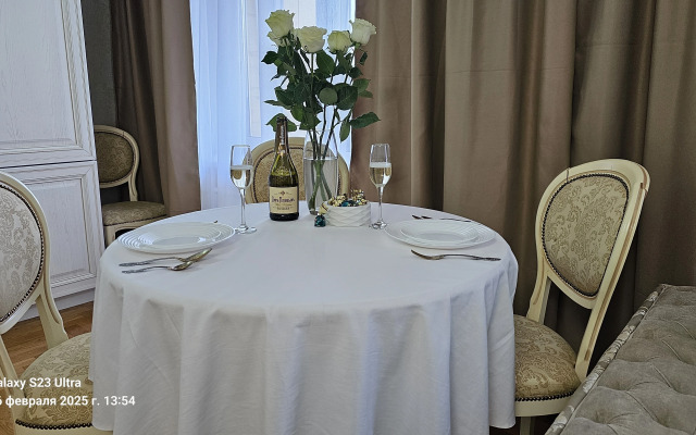 Апартаменты с Просторной Лоджией