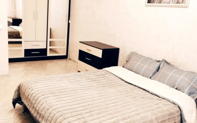 Nikolaevskiy Prospekt Flat
