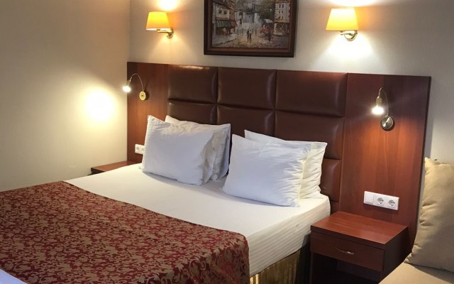 De Paris Guest House