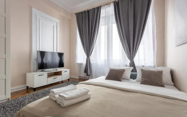 Apartments Uluchshennye S Balkonom I Gostinoy