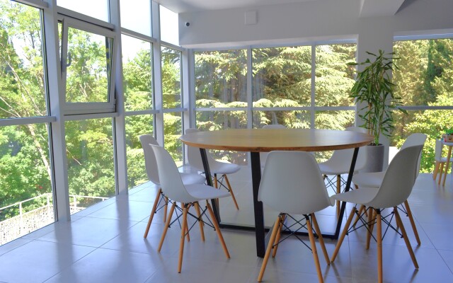 Les Health Resort