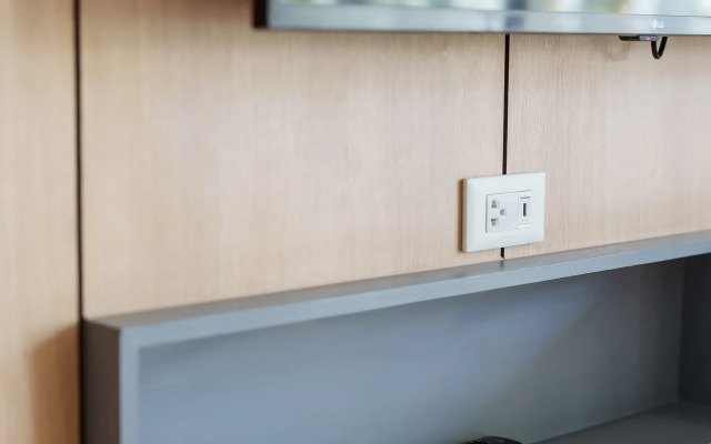 Pool View 1310 Wyndham Condo Apartments