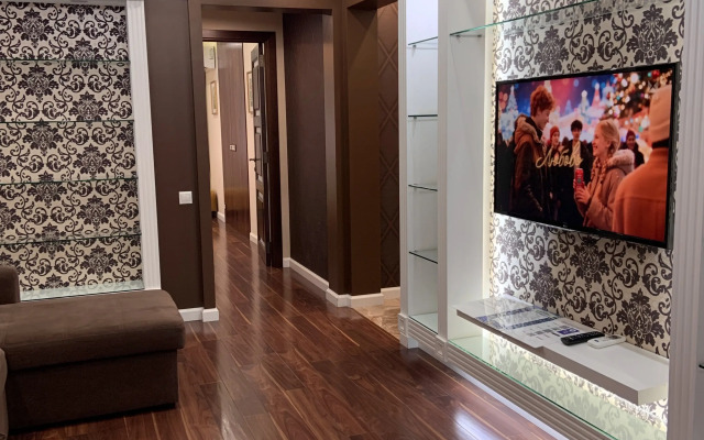 Квартира Уютная в Тихом Центре на Роз 65 10 Минут до Моря