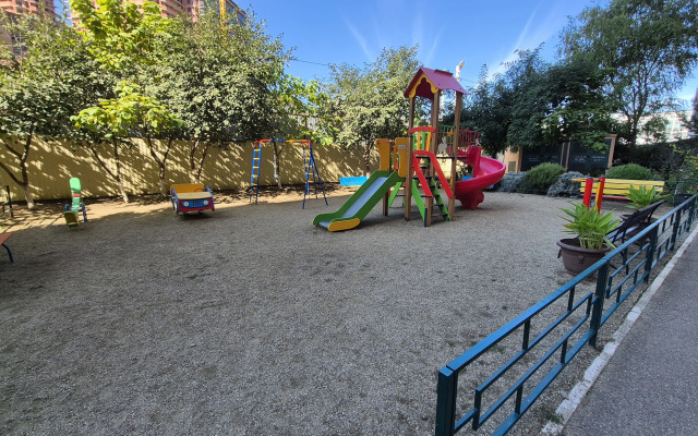 Квартира просторная с тремя раздельными спальными местами парк Галицкого