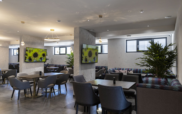 Hotel Lotos