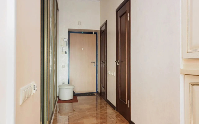 Dvukhkomnatnaya S Vidom Na More Flat