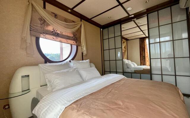 Yacht Club Fregat Hotel