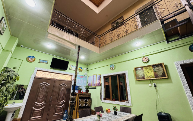 Uncle Kolya Hotel