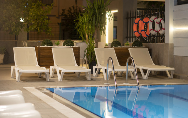 Opera Suites Hotel
