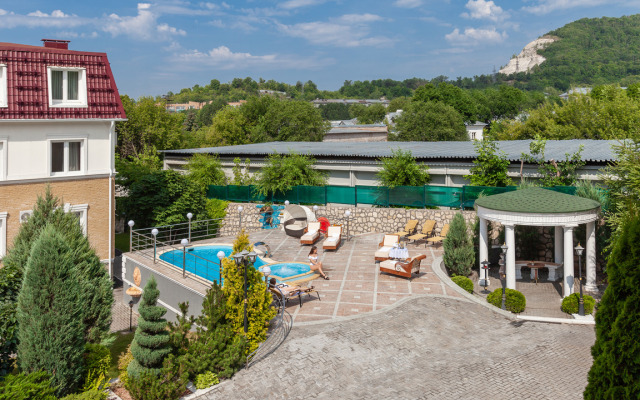 Moya Glinka Hotel