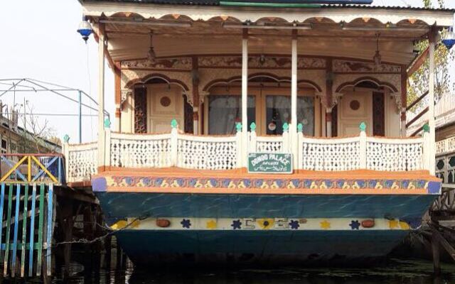 Отель Houseboat Donoo Palace