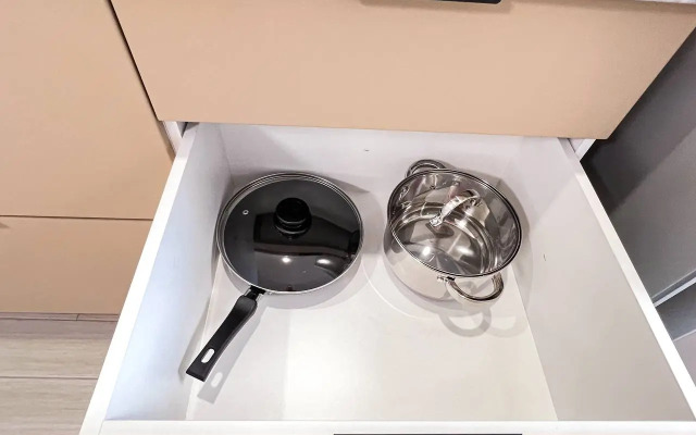 Ryadom S Naberezhnoy Flat