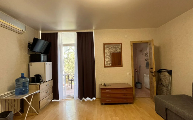 Апартаменты №2 Стандарт, 1 линия, боковой вид на море (4чел)