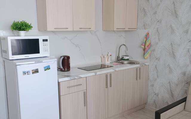 Uyutnaya u morya plyazh Aleksino Flat