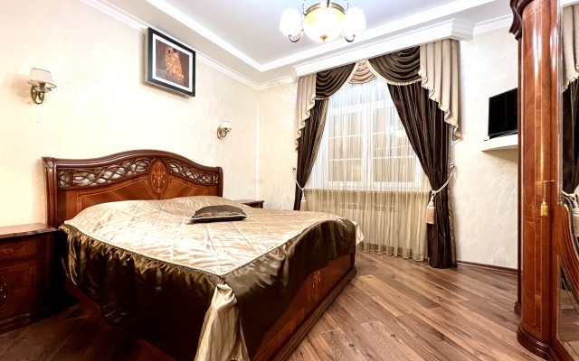 Trokhkomnatnaya Premium Klassa na Sovetskoy 21 Flat