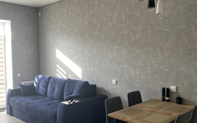 Uyutnaya kvartira v gorakh Flat
