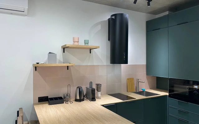 Апартаменты Пикассо - индустриальный шик с яркими акцентами