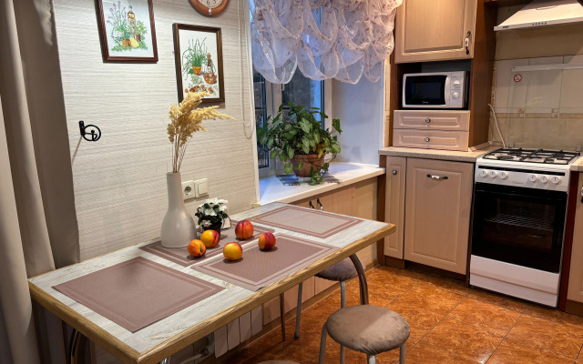 Tryokhkomnatnaya Kvartira Na Pushkinskoy Flat