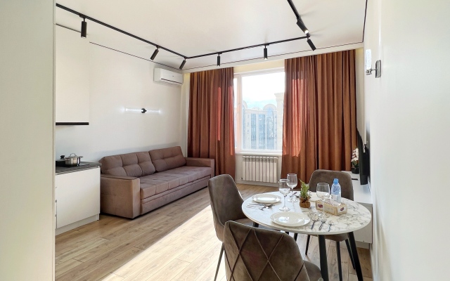 Alma-Ata Pyat Apartov Business-class ryadom TRC MEGA Luchshaya lokatsia Apartments