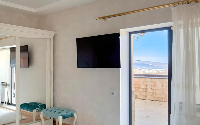 Апартаменты Green Park 92 с террасой