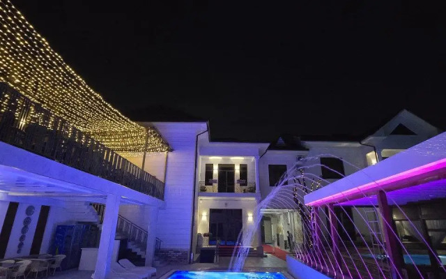 Grand Karavan Hotel