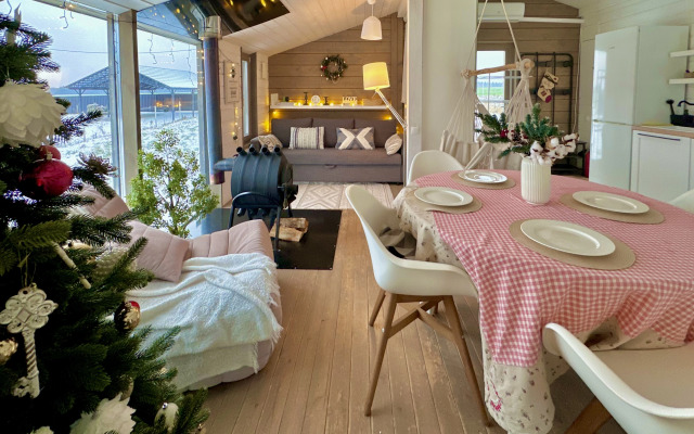 Частный дом уютный дубль у леса и поля