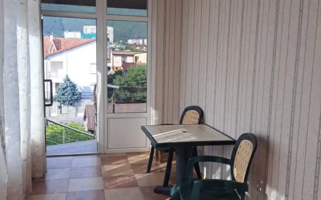 Yava Guest house