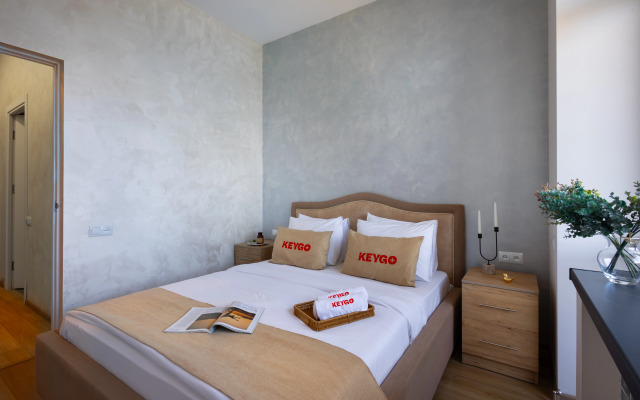 KeyGo #0026, 1 Bedroom, Next To English Park Apartments