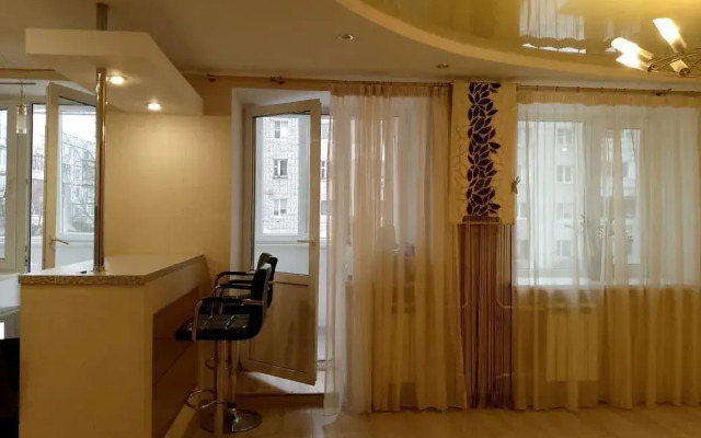 Квартира евро-трёхкомнатная на Старом шоссе 16А