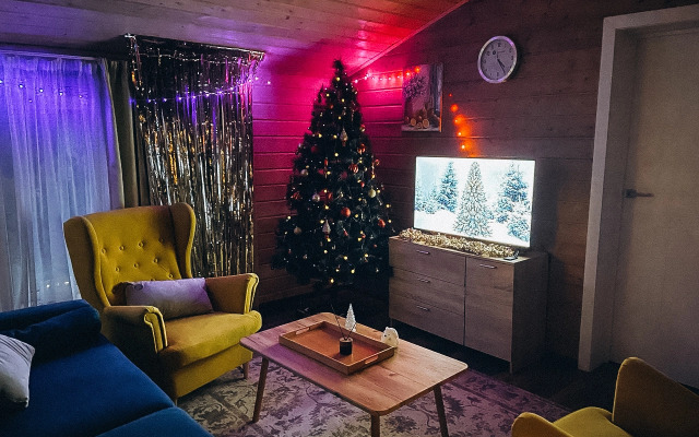 Частный дом комфортный со столом для пинг-понга и батутом