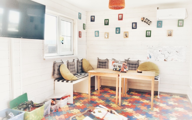 Family Hug Mini-Hotel