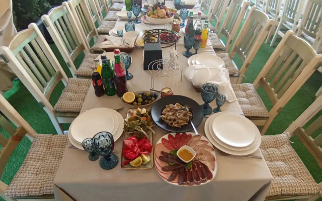 Ketrin Hotel Restaurant
