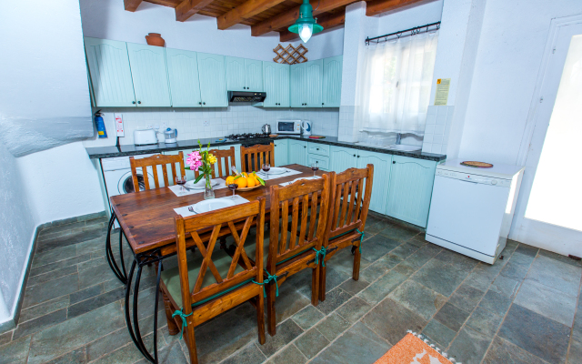 Clarissa & Carmel’s Villa