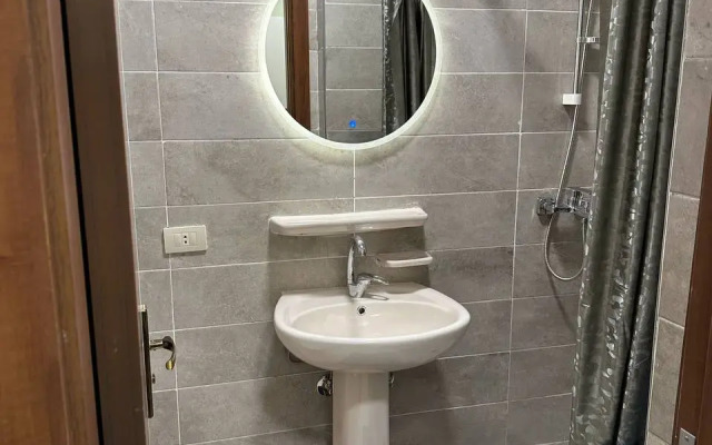 Апартаменты Tiba Golden Resort с личным пляжем