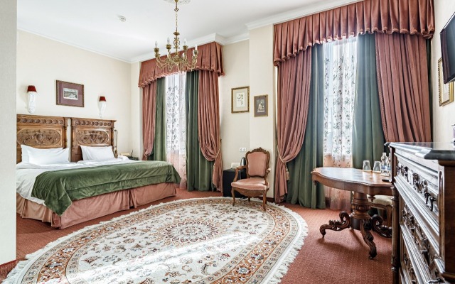 Bristol Hotel