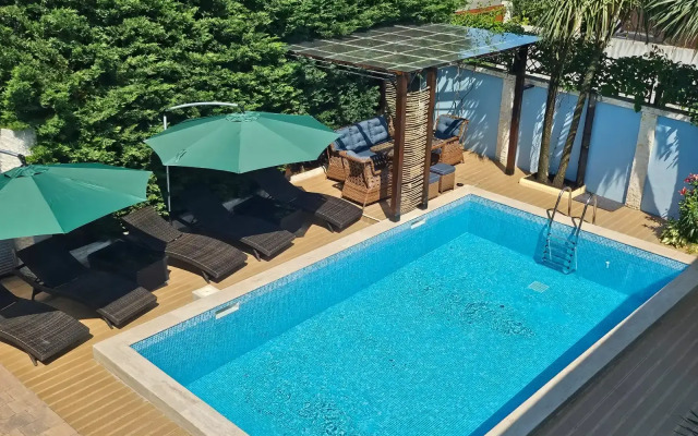 Dachis Villa