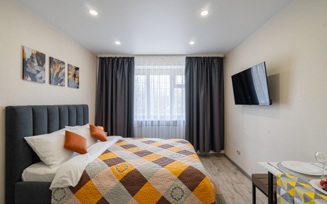 Uyutnaya studiya na prospekte Kosmonavtov Apartments