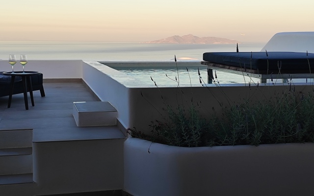 Nero Luxury Suites Hotel