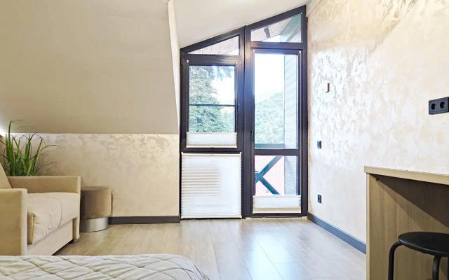 Апартаменты Greenberg на Защитников Кавказа 114