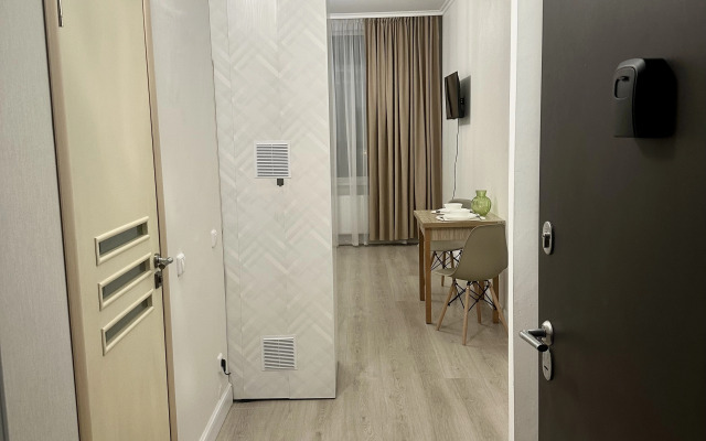 Квартира Просторная уютная и современная студия  на Родонитовой 35