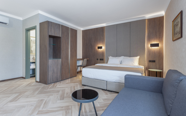 Old Wall Hotel