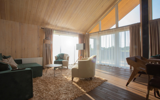 Barnhauz U Ozera Private house