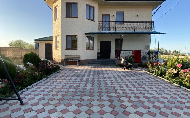 Maksat Guest house