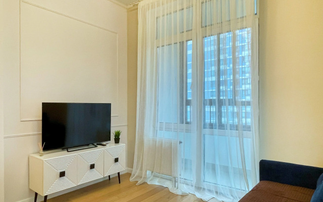 Sunny Days Apartment Lobanovskiy Les 2 Flat